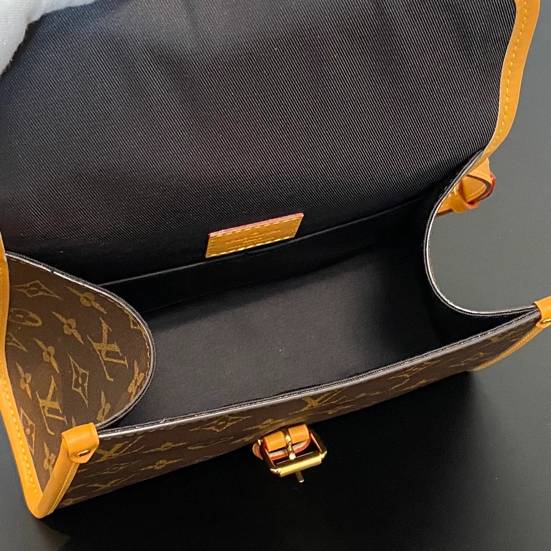 루이비통 아이비 모노그램 핸드백 M44919