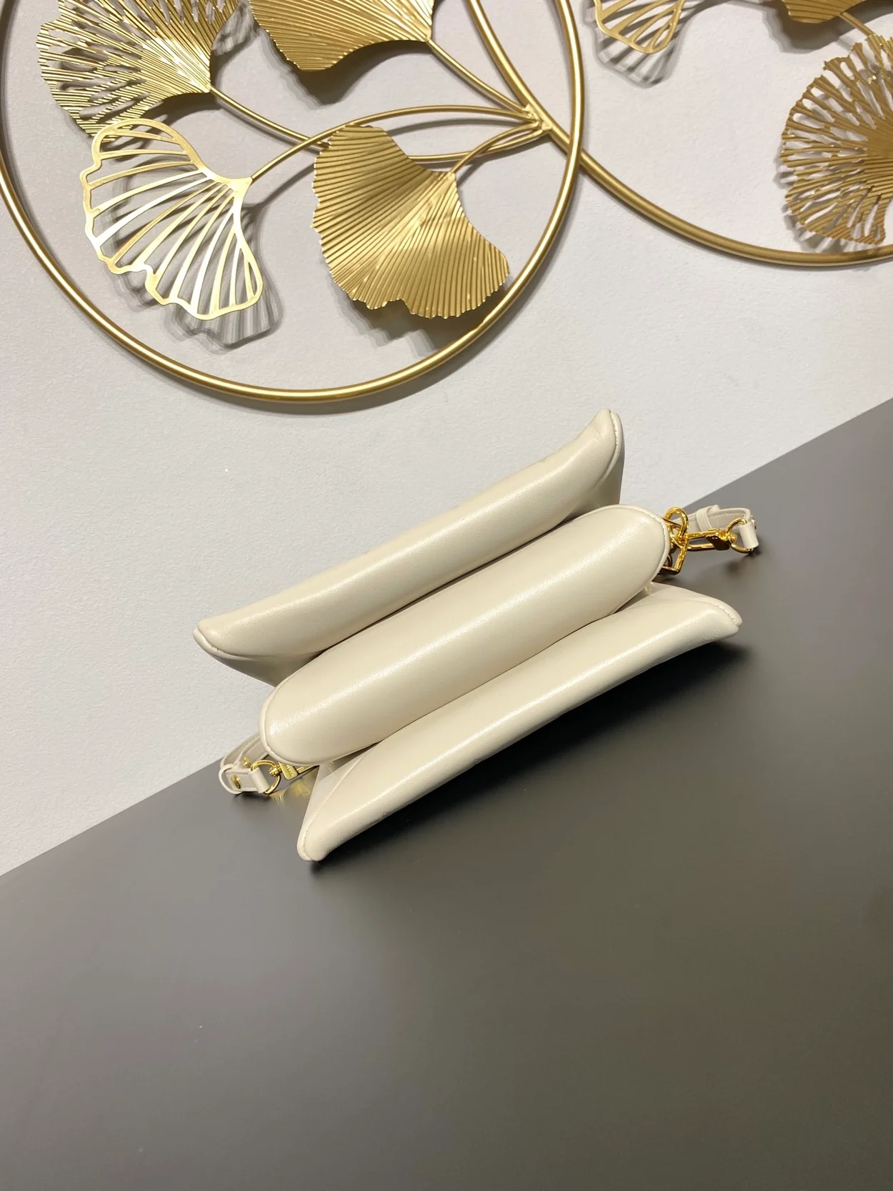 루이비통 밀키 웨이 쿠상 BB 체인백 M22993