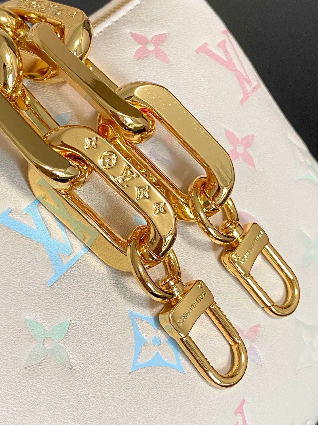 루이비통 밀키 웨이 쿠상 BB 체인백 M22993