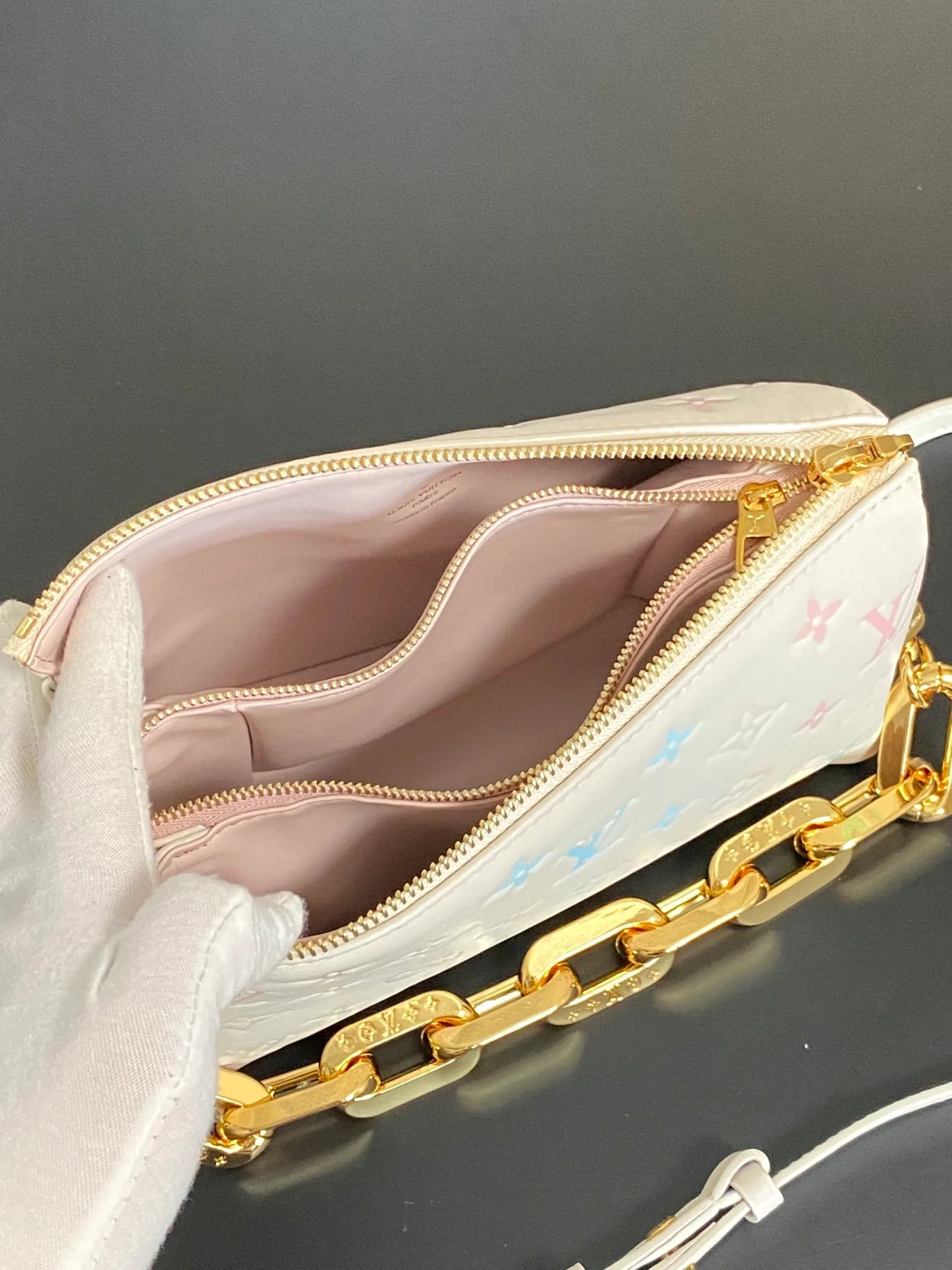 루이비통 밀키 웨이 쿠상 BB 체인백 M22993