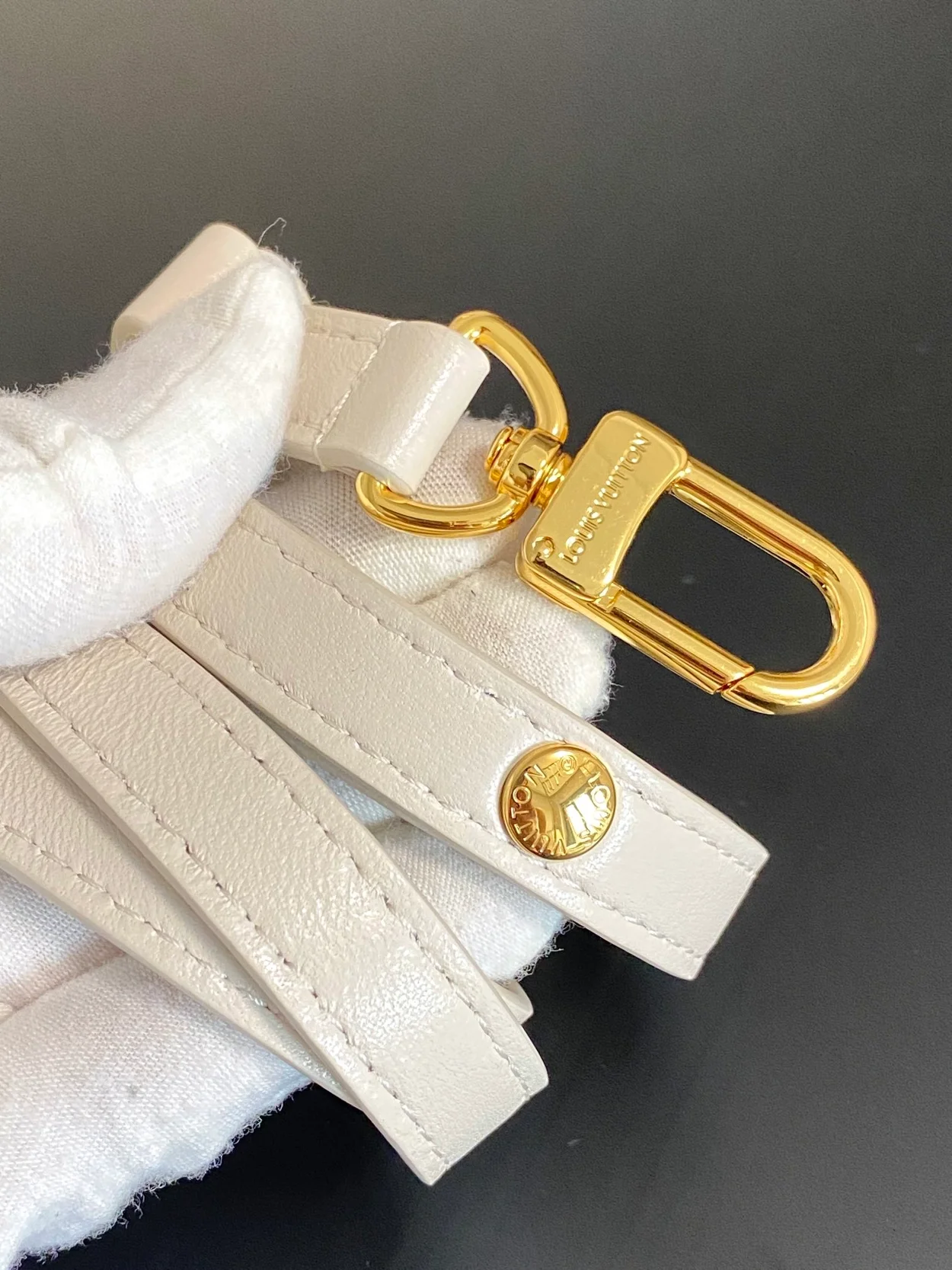 루이비통 밀키 웨이 쿠상 BB 체인백 M22993