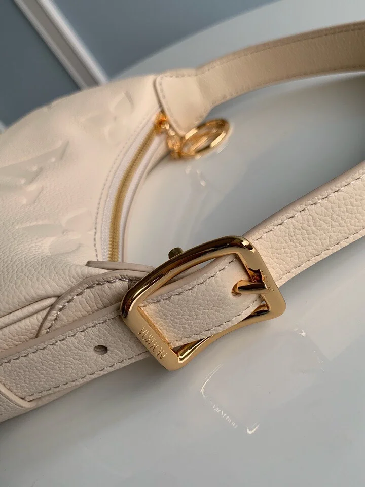 루이비통 미니 문 숄더 백 M82519