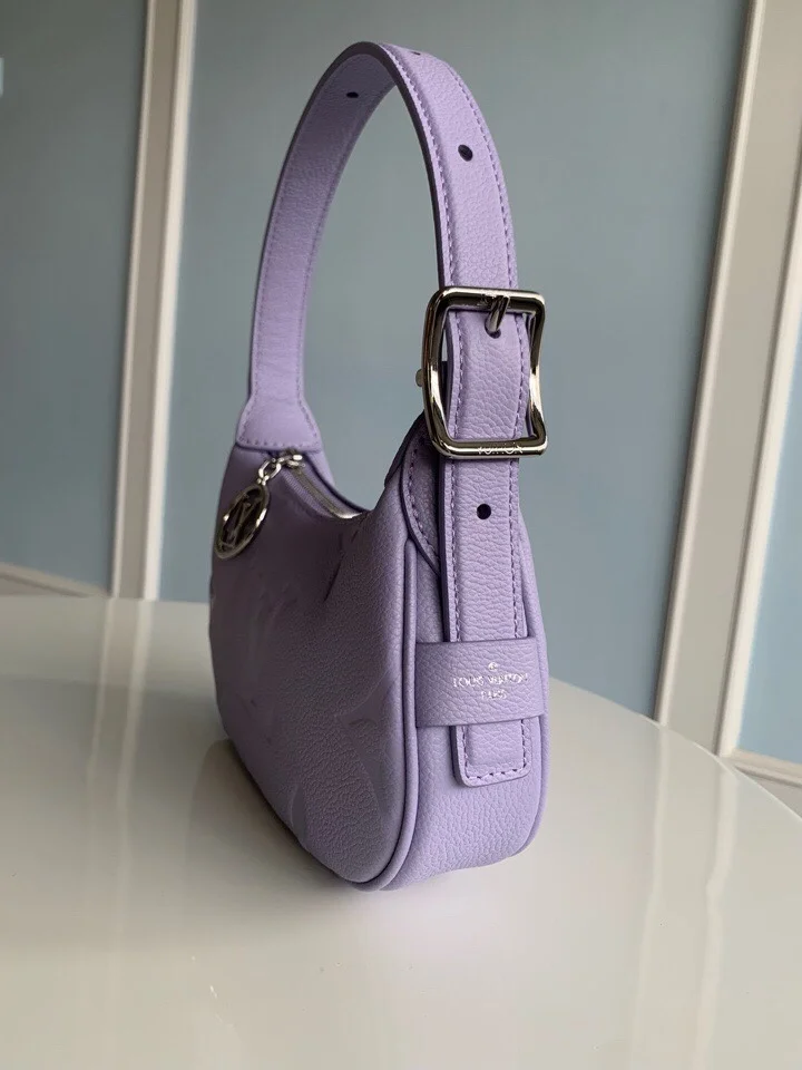 루이비통 미니 문 숄더 백 M82517