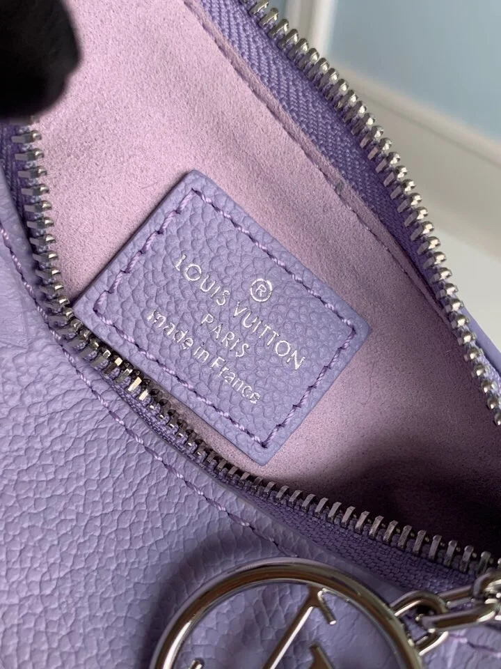 루이비통 미니 문 숄더 백 M82517