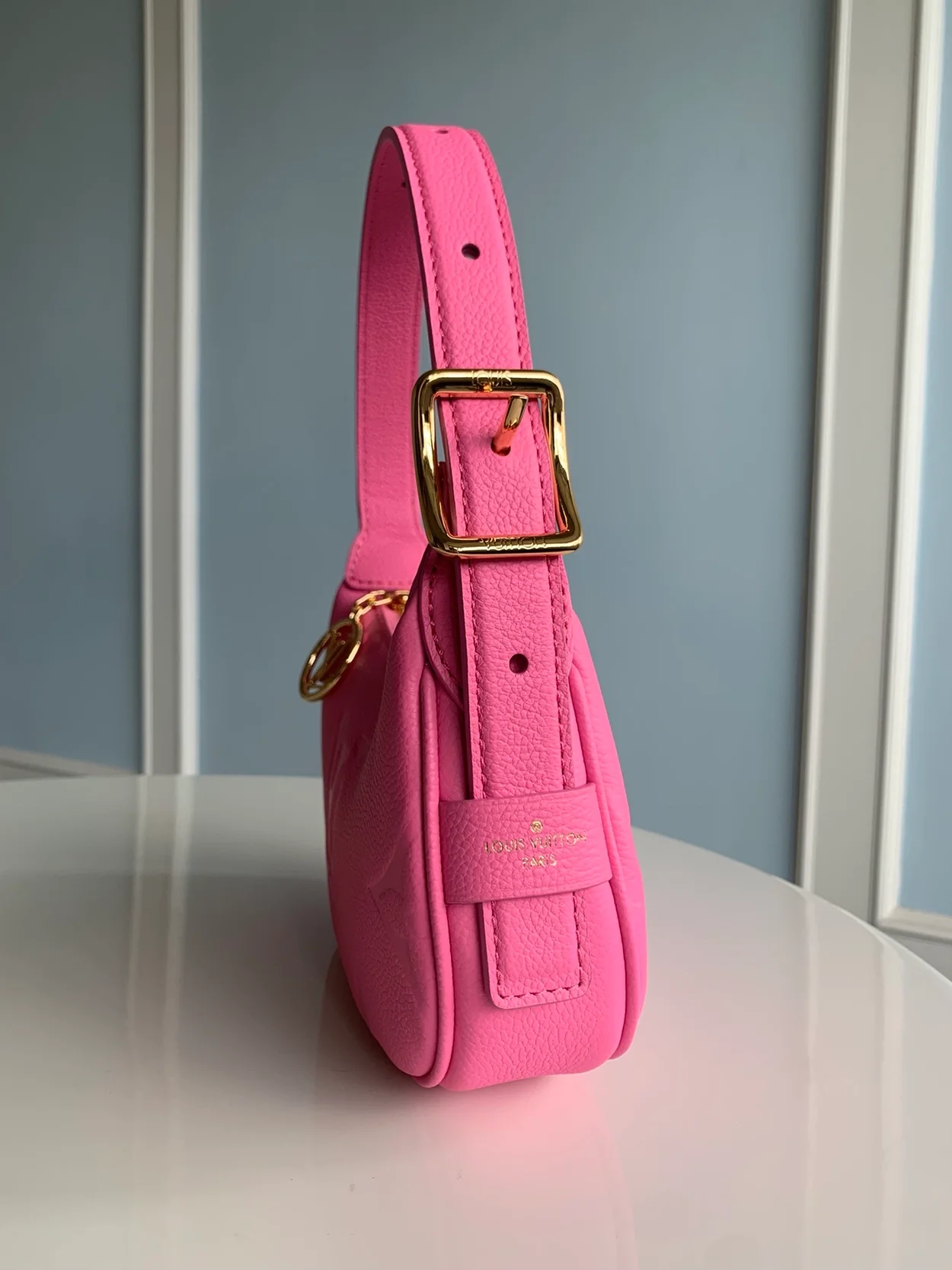 루이비통 미니 문 숄더 백 M82487