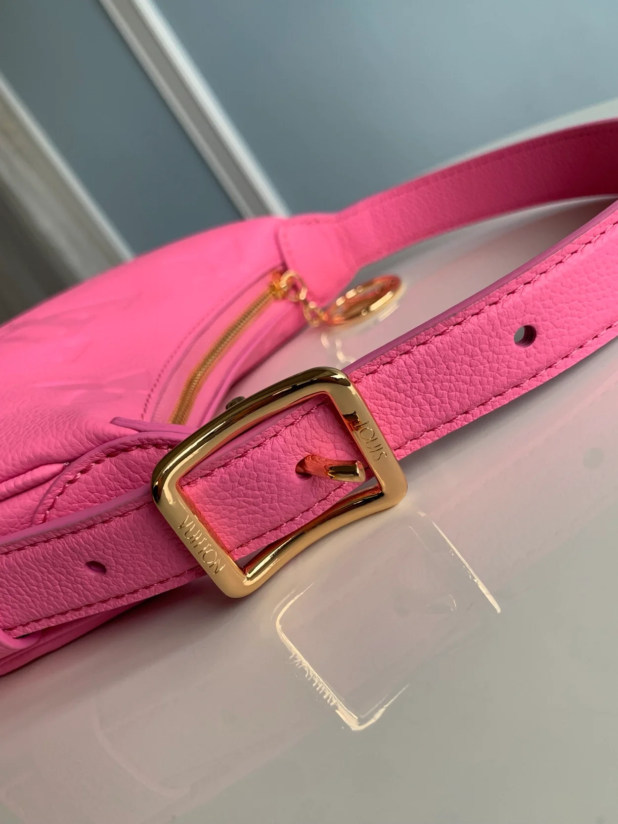 루이비통 미니 문 숄더 백 M82487