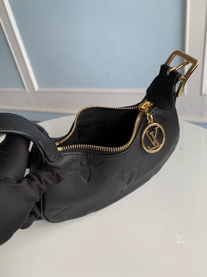 루이비통 미니 문 숄더 백 M82391