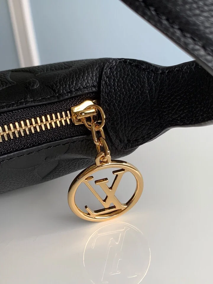 루이비통 미니 문 숄더 백 M82391