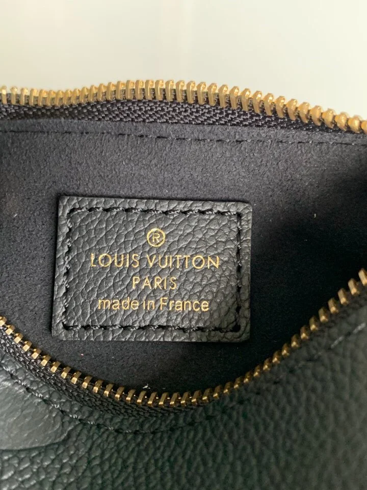 루이비통 미니 문 숄더 백 M82391