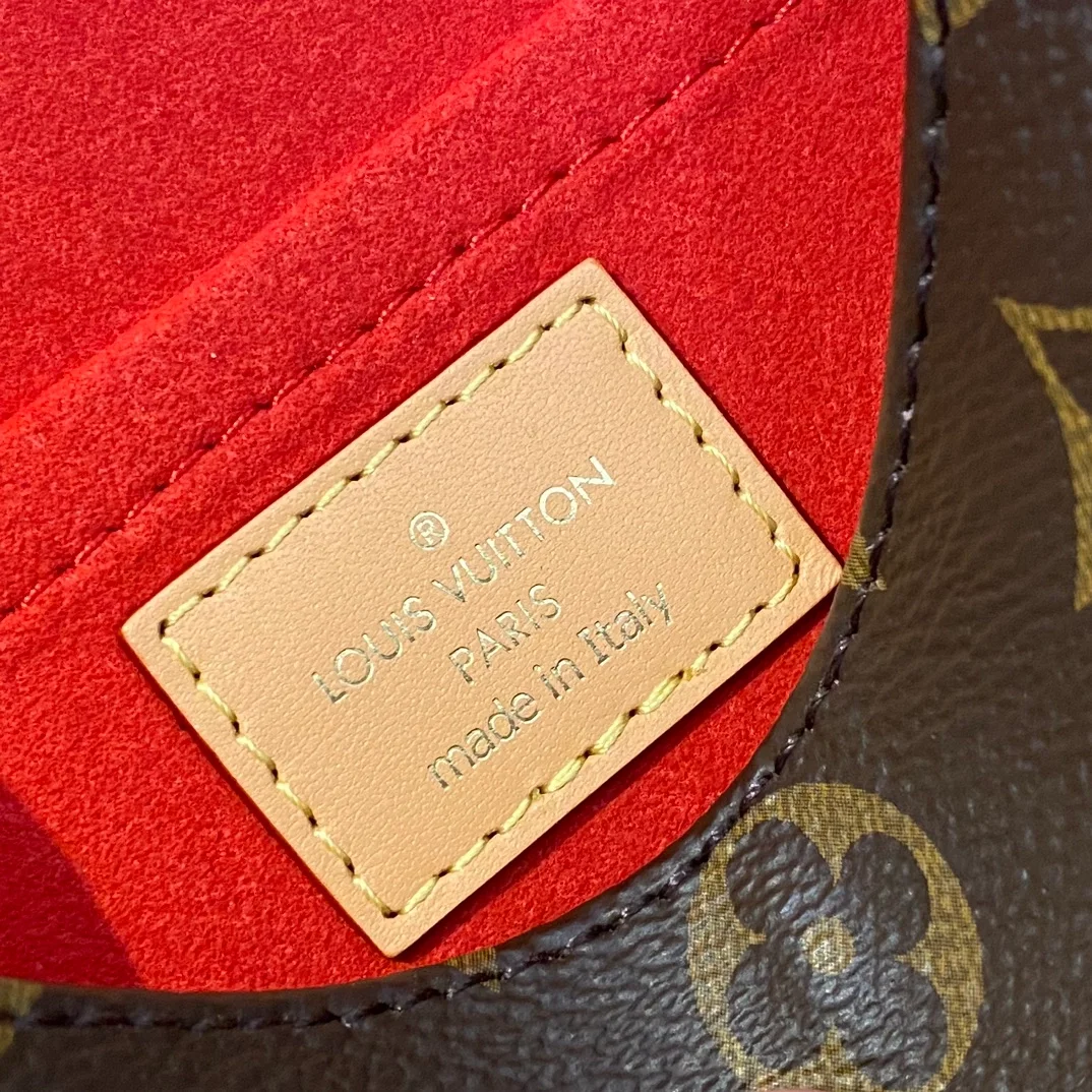 루이비통 탬버린 크로스 백 M44860