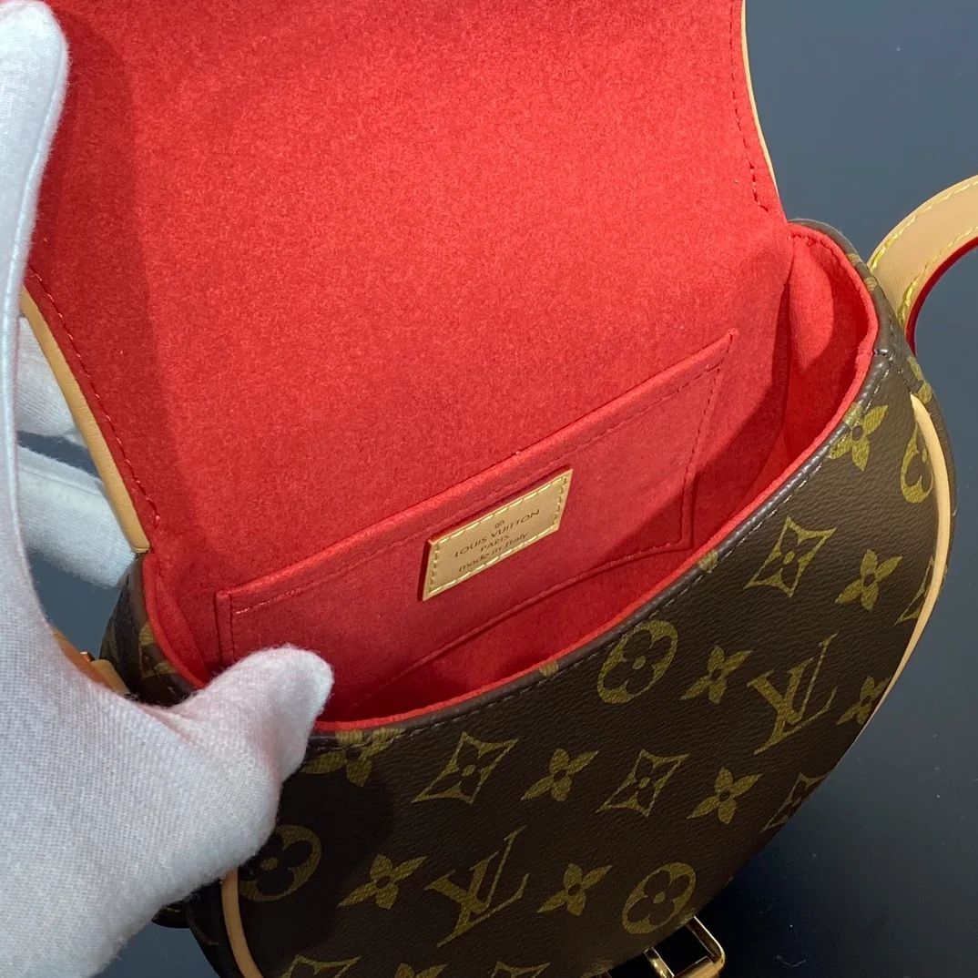 루이비통 탬버린 크로스 백 M44860