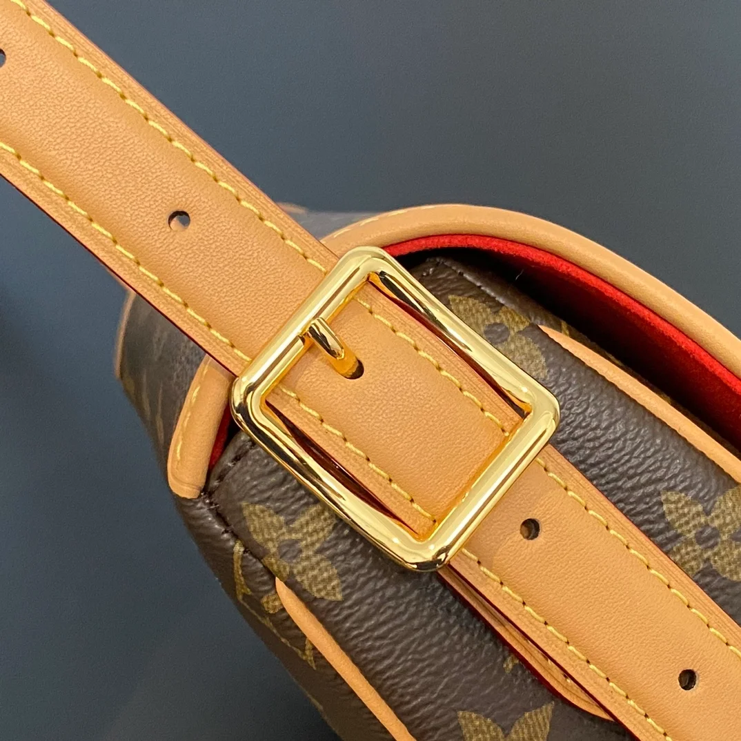 루이비통 탬버린 크로스 백 M44860