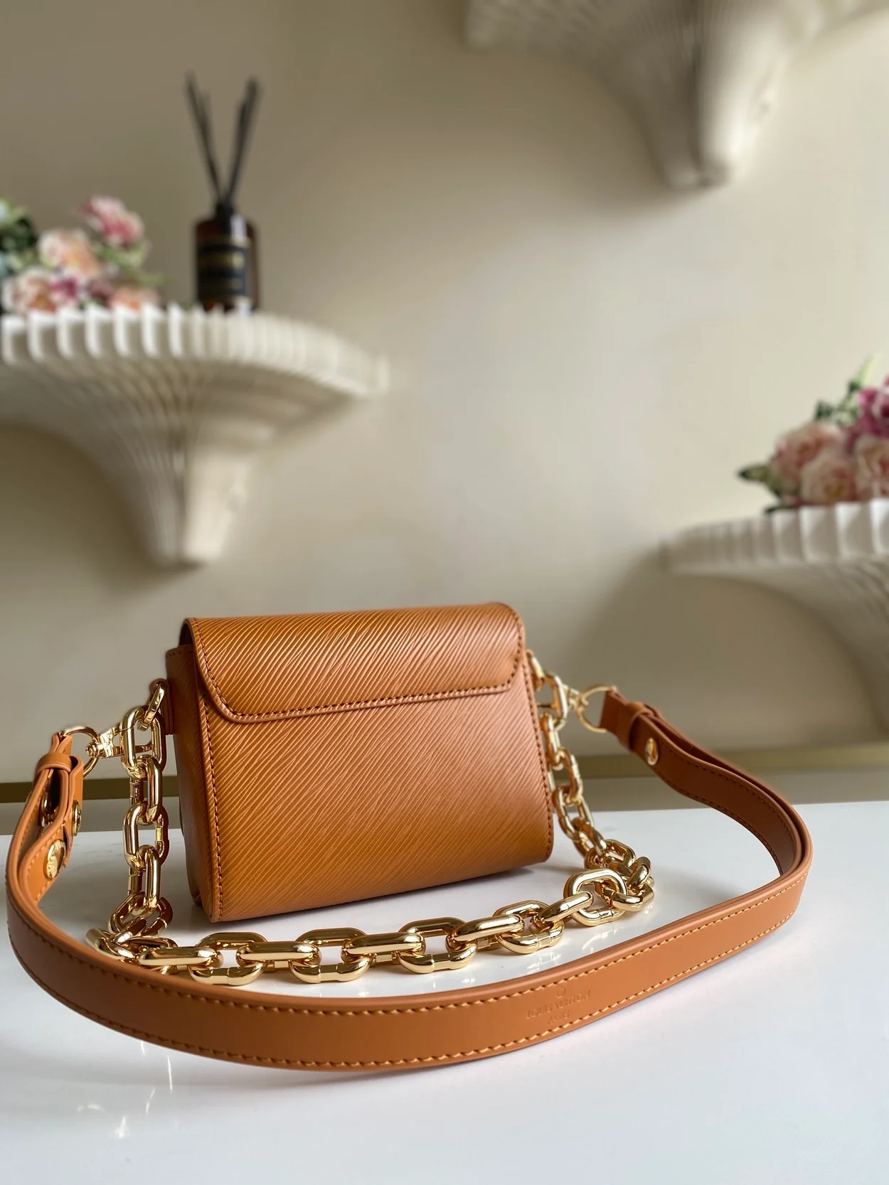 루이비통 트위스트 락 XL 백 M22297