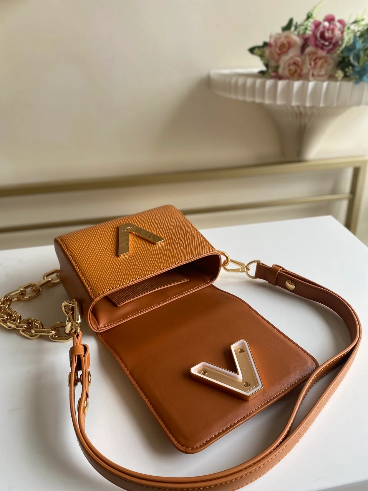 루이비통 트위스트 락 XL 백 M22297