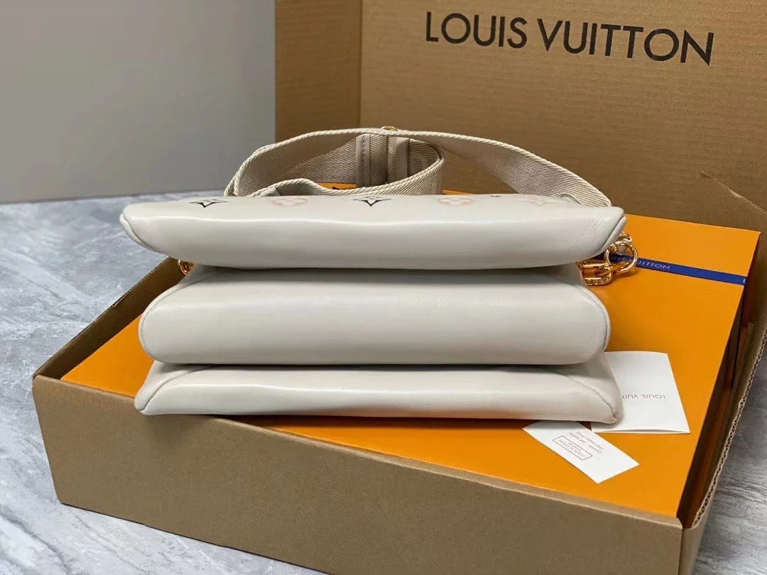 루이비통 쿠상 PM 핸드백 M22954