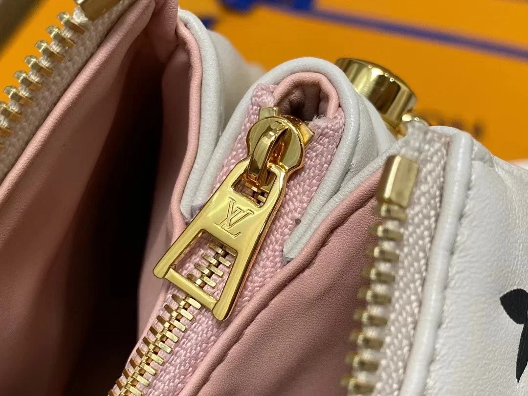 루이비통 쿠상 PM 핸드백 M22954