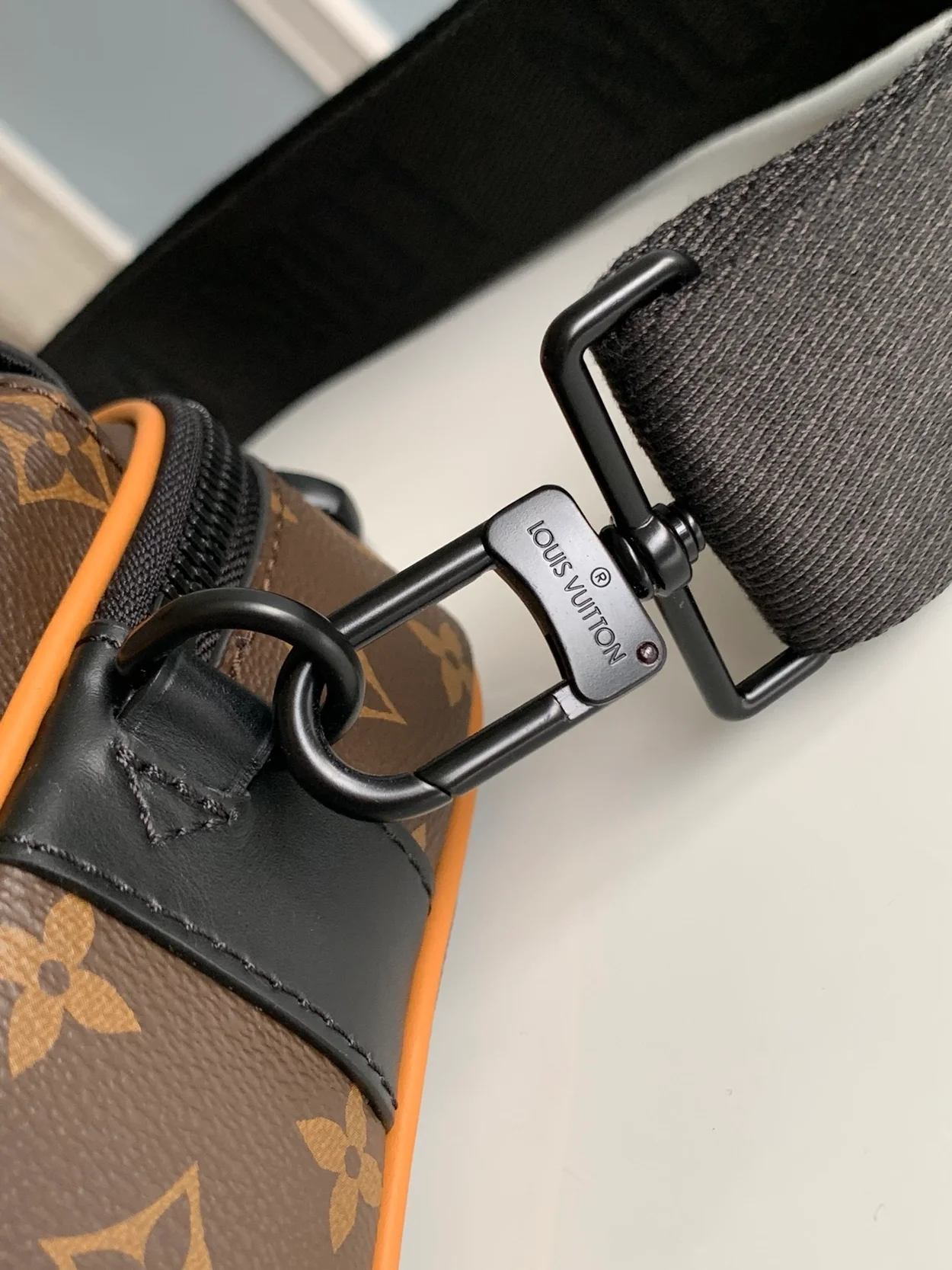 루이비통 S 락 메신저 백 M45806