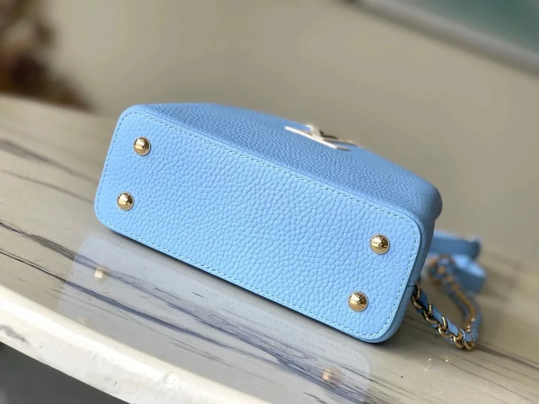 루이비통 카퓌신 미니 백 M21887