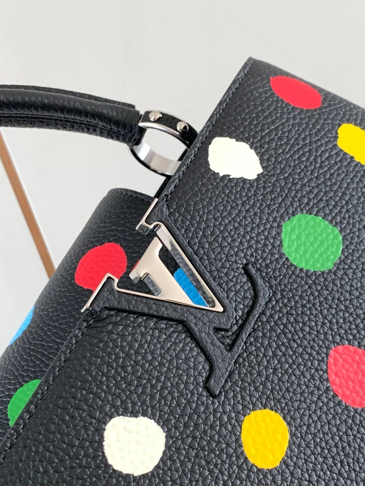 루이비통 x YK 카퓌신 MM M21663