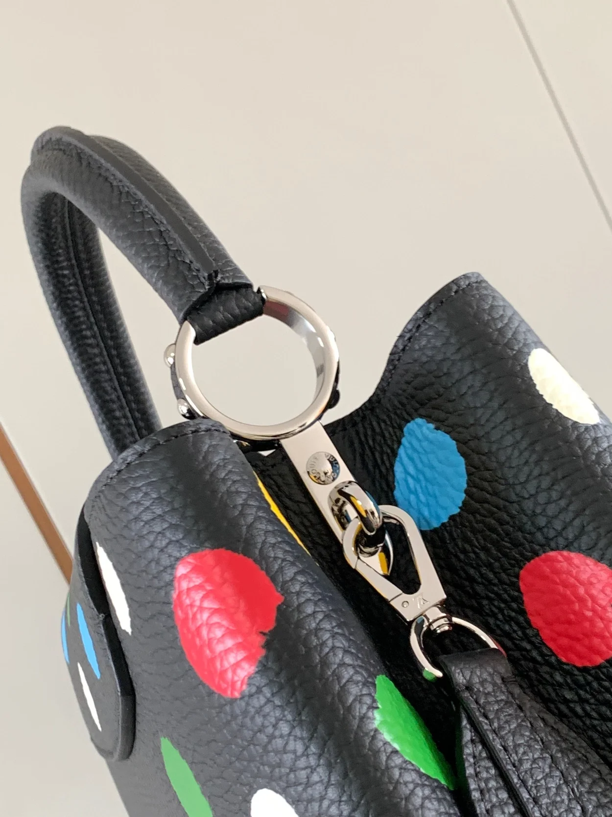 루이비통 x YK 카퓌신 MM M21663