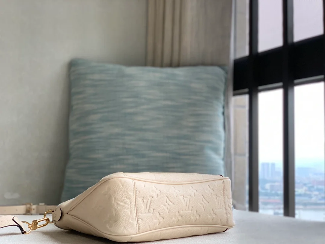 루이비통 트라이아논 PM 백 M46503