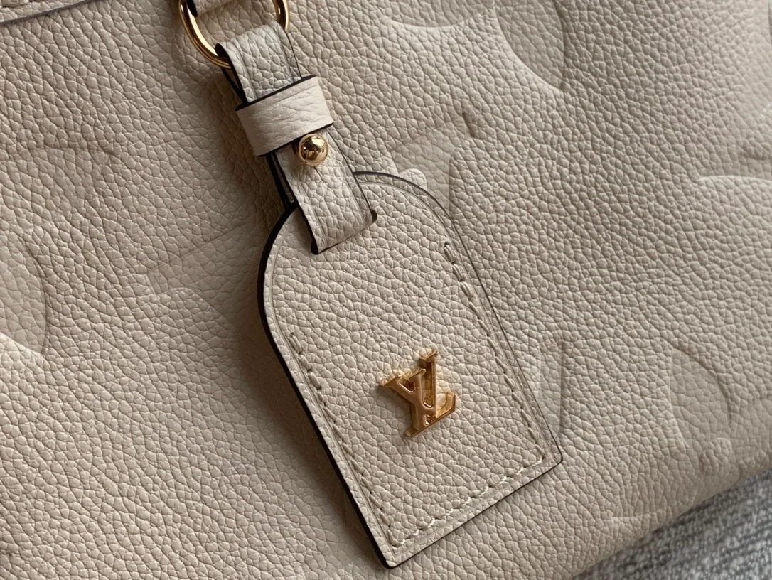 루이비통 트라이아논 PM 백 M46503