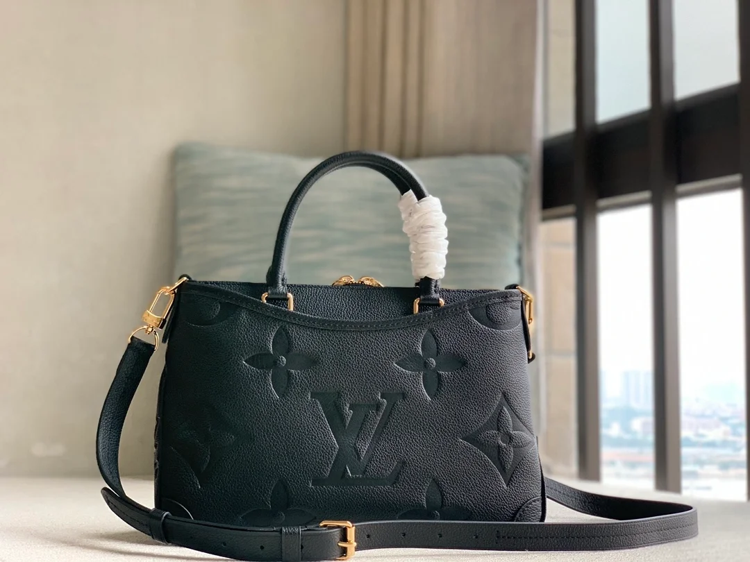 루이비통 트라이아논 PM 백 M46488