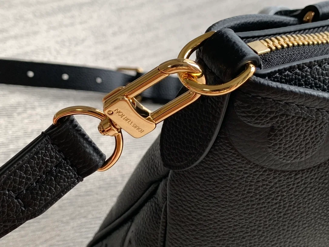 루이비통 트라이아논 PM 백 M46488