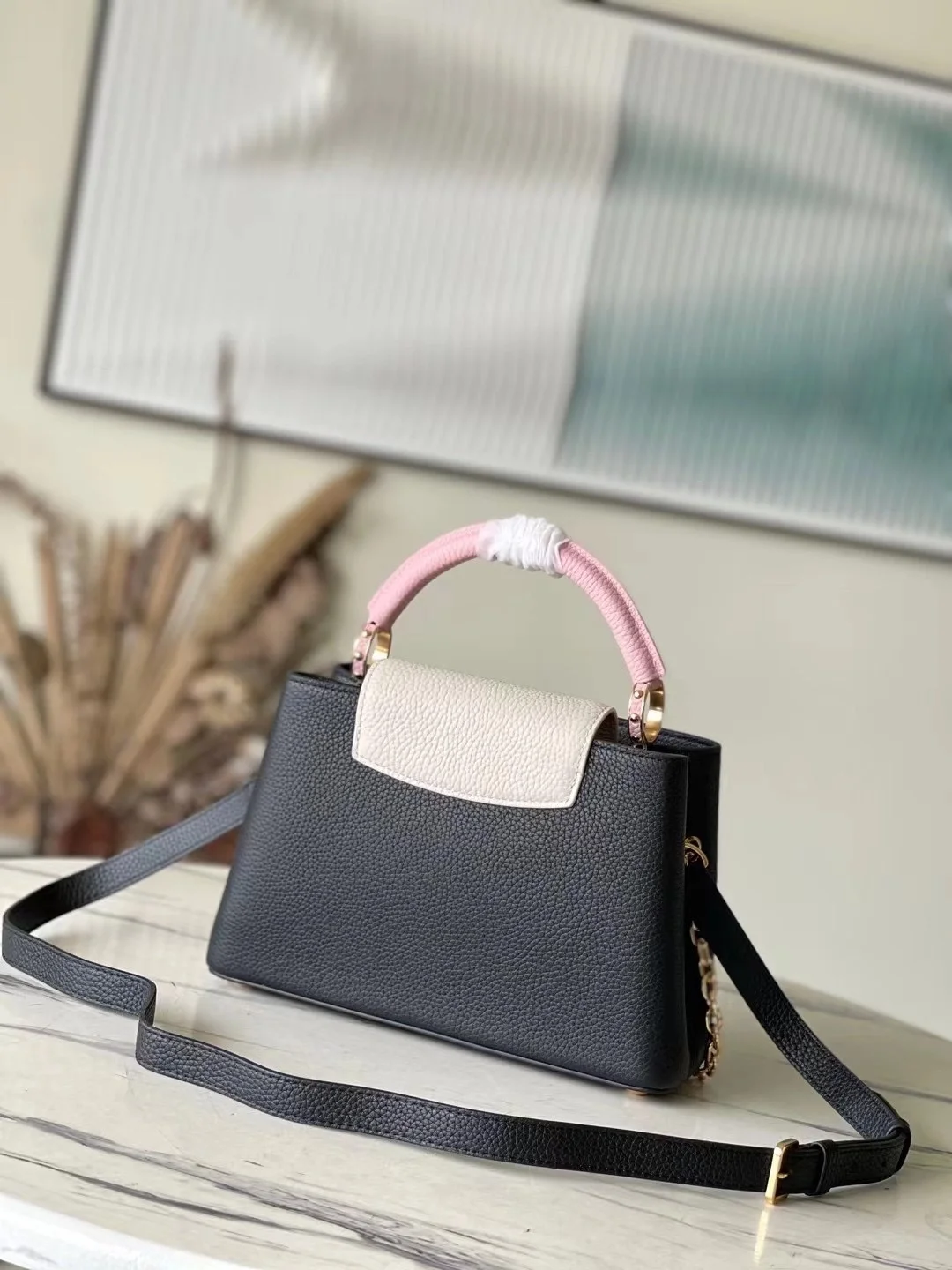 루이비통 카퓌신 BB 백 M22512