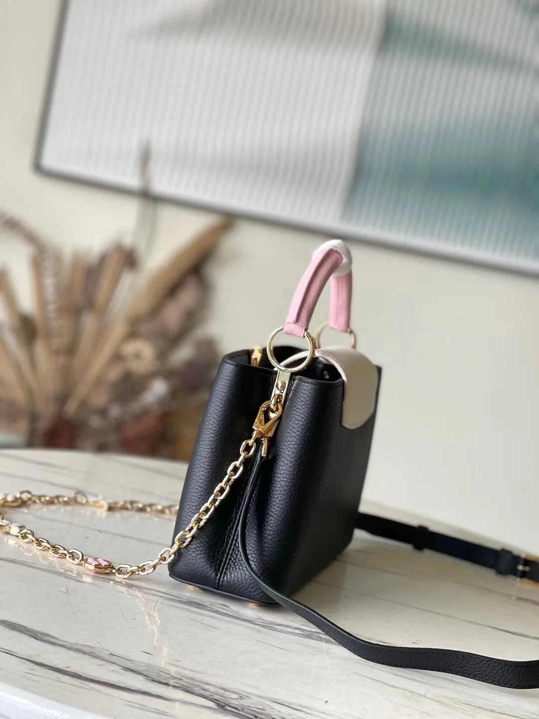 루이비통 카퓌신 BB 백 M22512