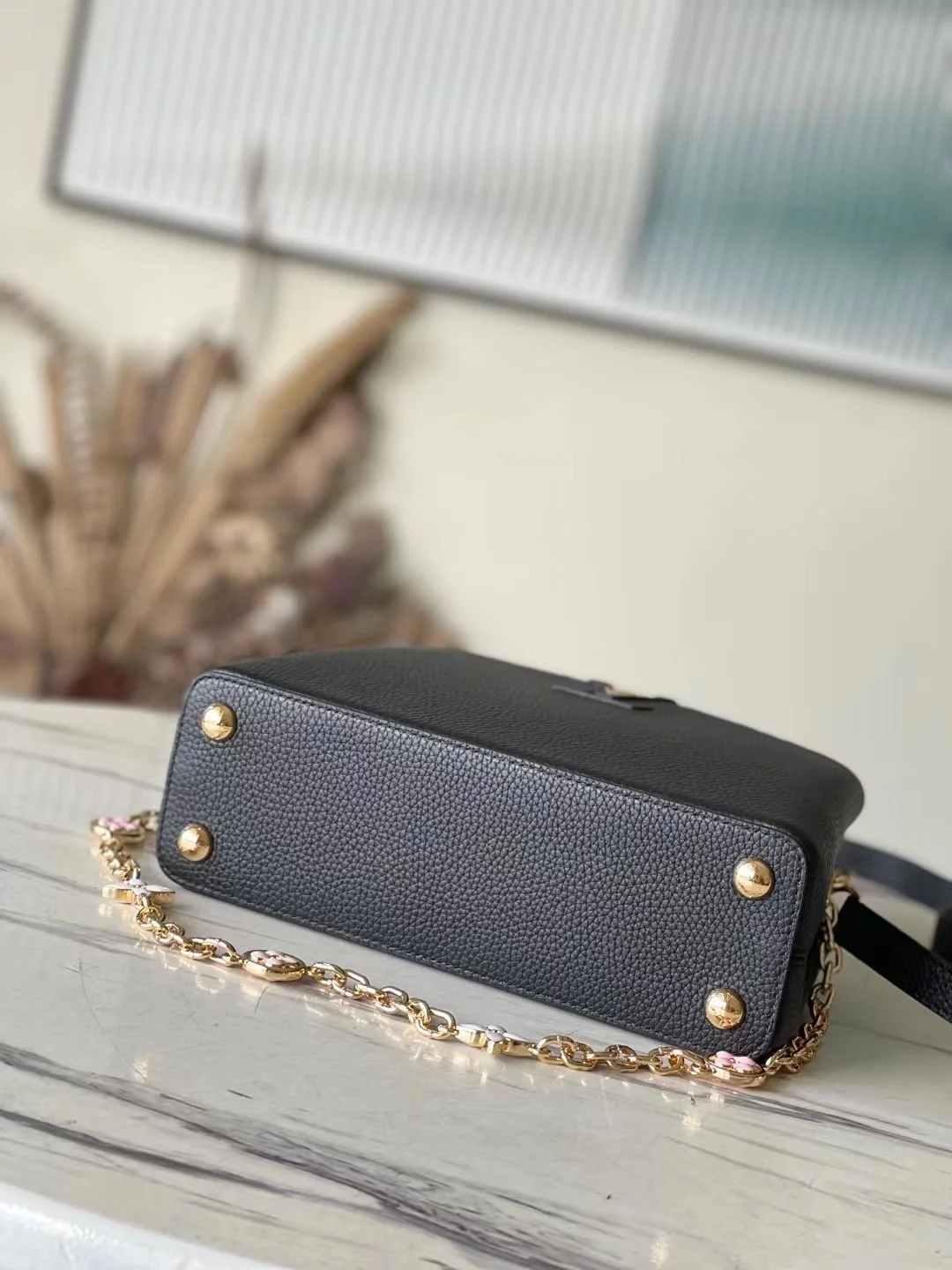 루이비통 카퓌신 BB 백 M22512