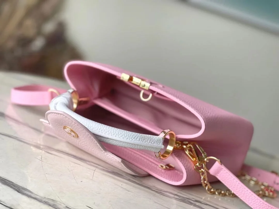 루이비통 카퓌신 BB 백 M22375