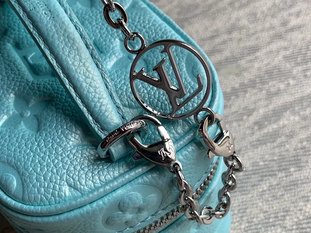 루이비통 마이크로 베니티 백 M82193