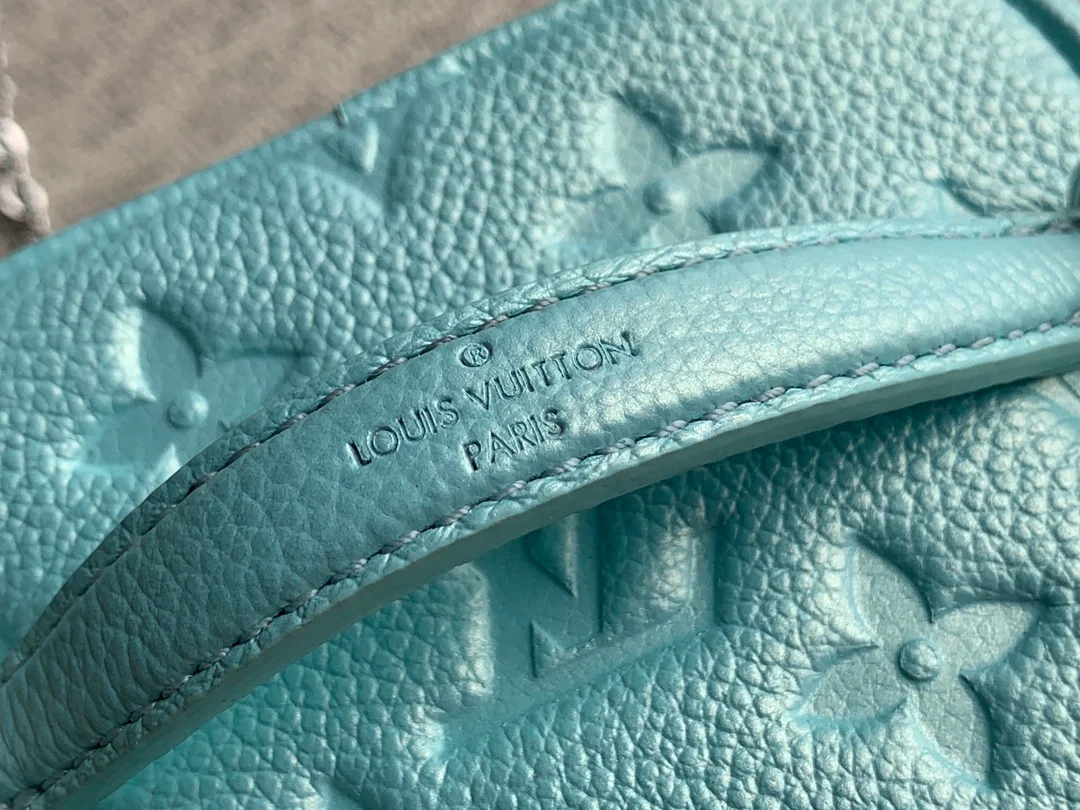 루이비통 마이크로 베니티 백 M82193