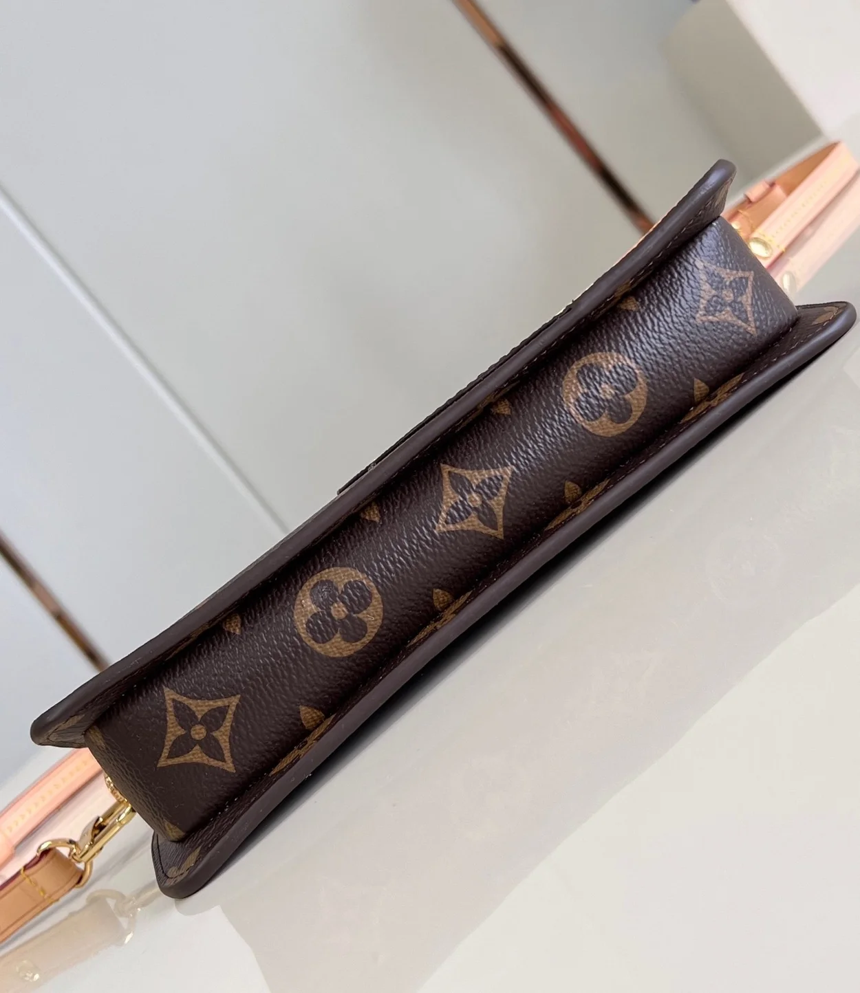 루이비통 렉싱턴 파우치 M83685