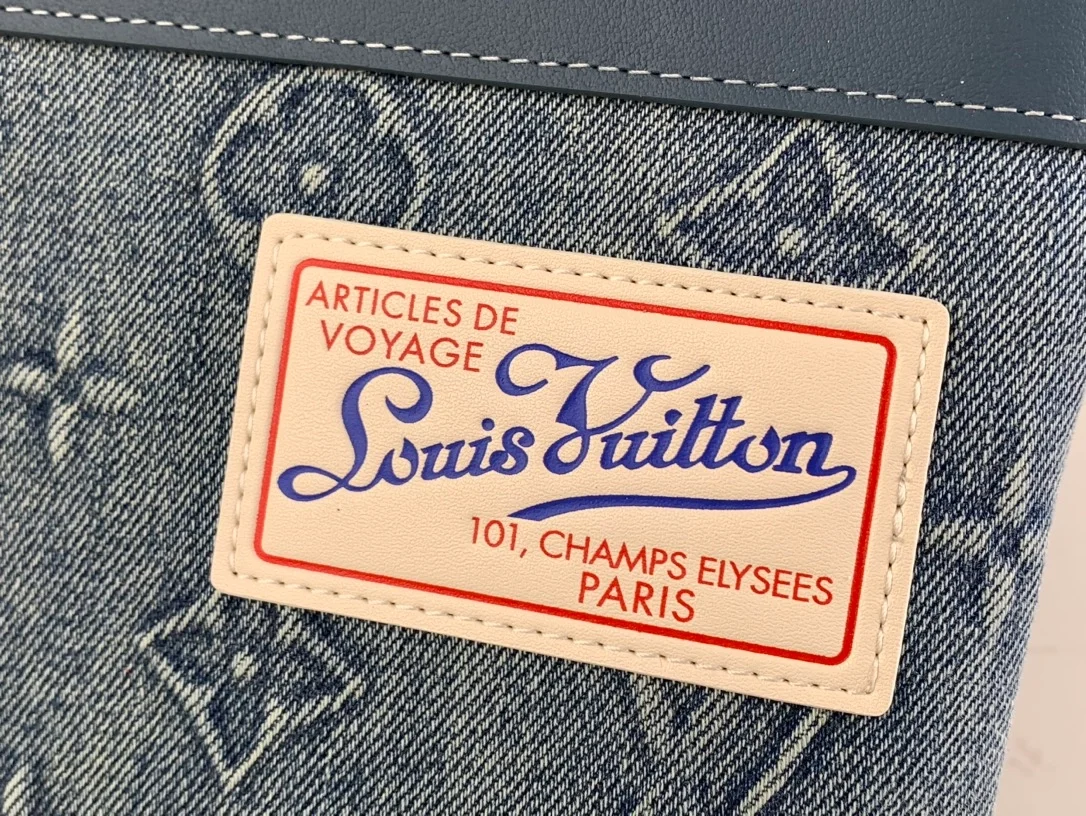 루이비통 포쉐트 투고 파우치 M82313