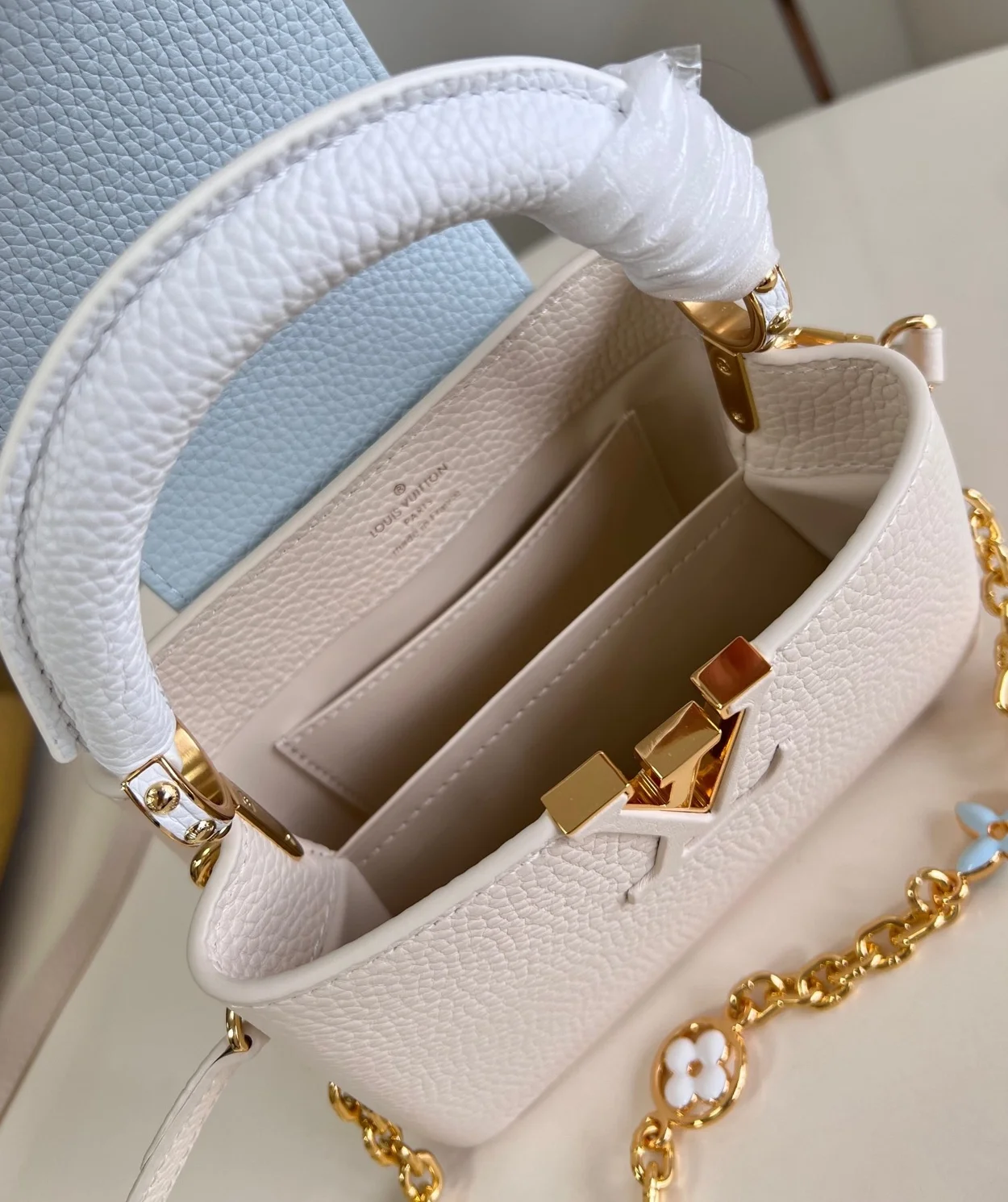 루이비통 카퓌신 미니 백 M25339