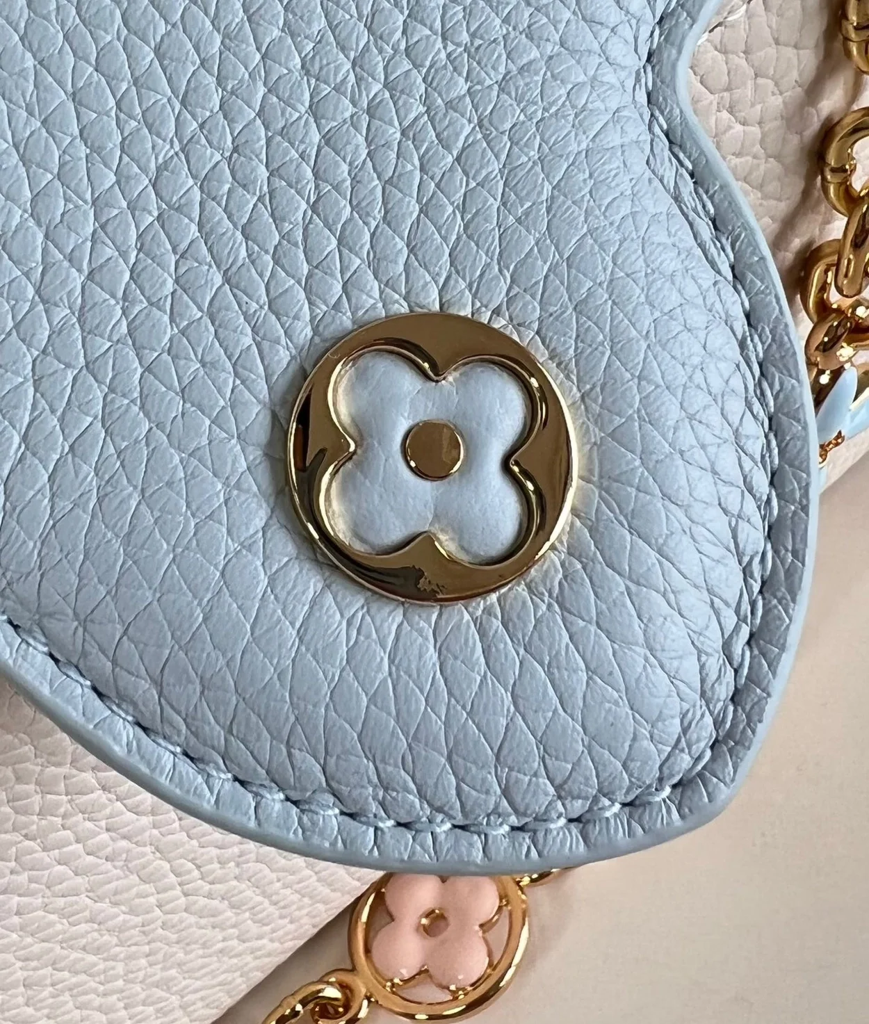 루이비통 카퓌신 미니 백 M25339