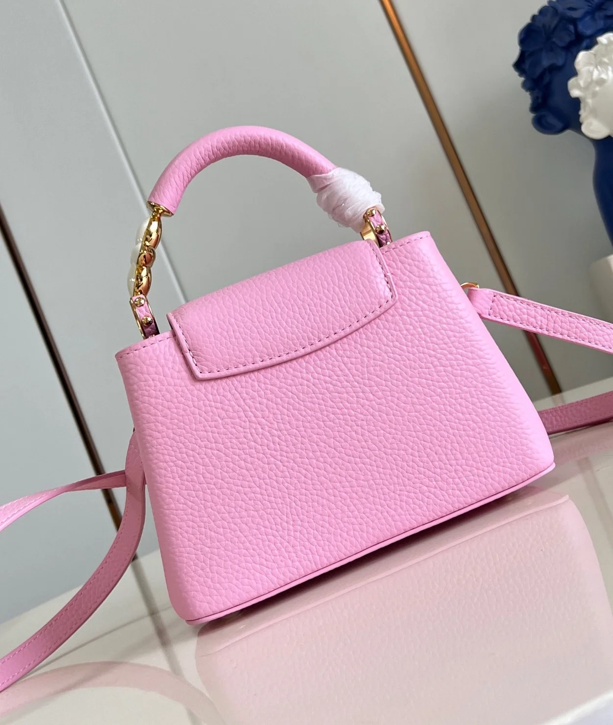 루이비통 카퓌신 미니 백 M24989