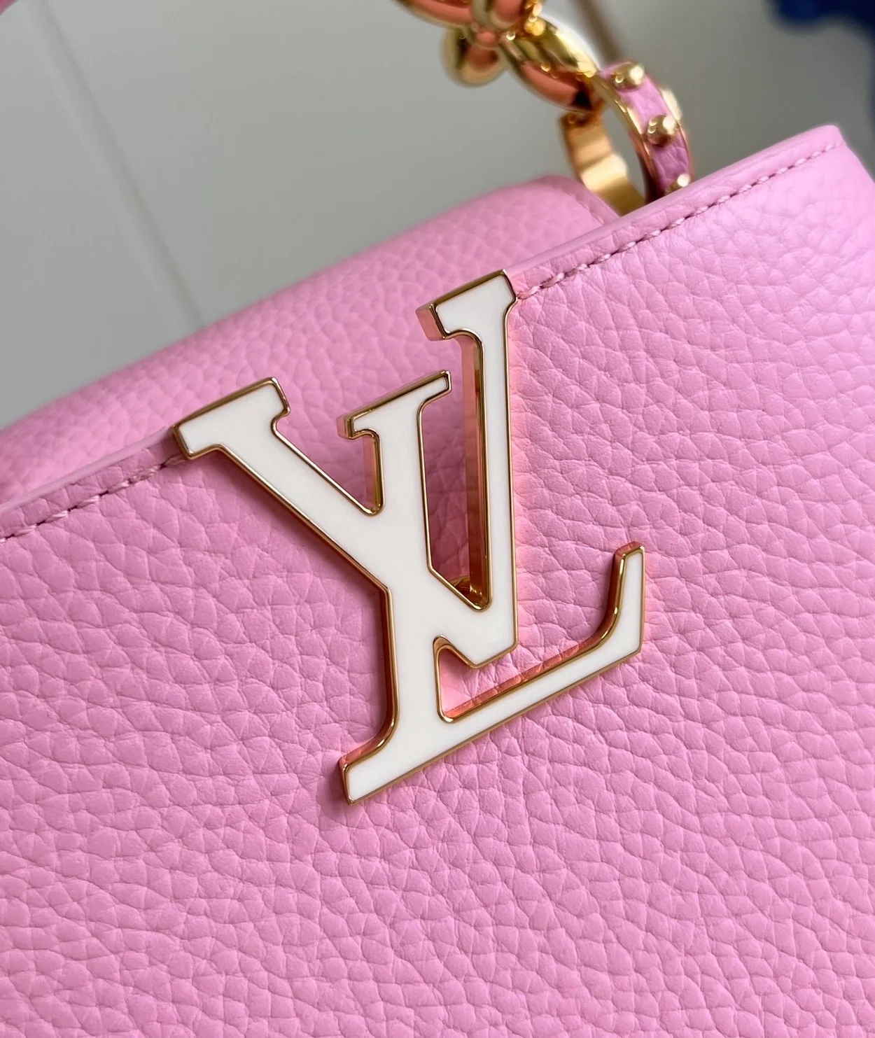 루이비통 카퓌신 미니 백 M24989