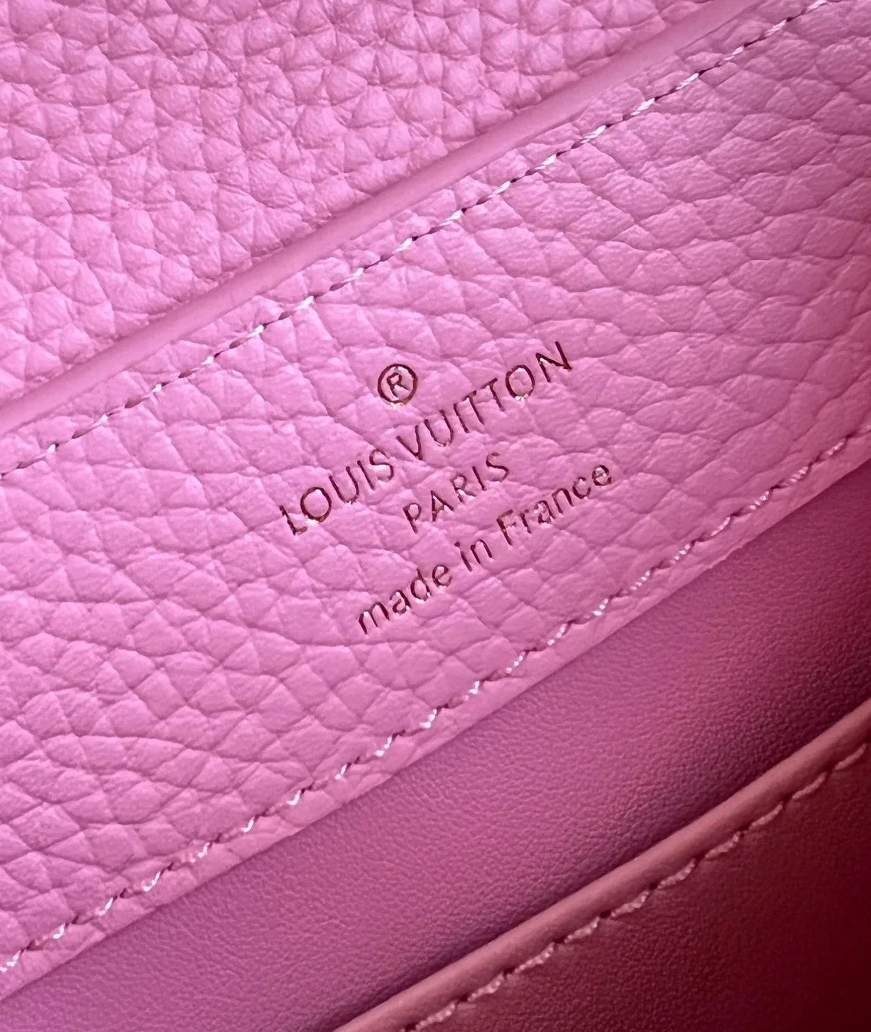 루이비통 카퓌신 미니 백 M24989