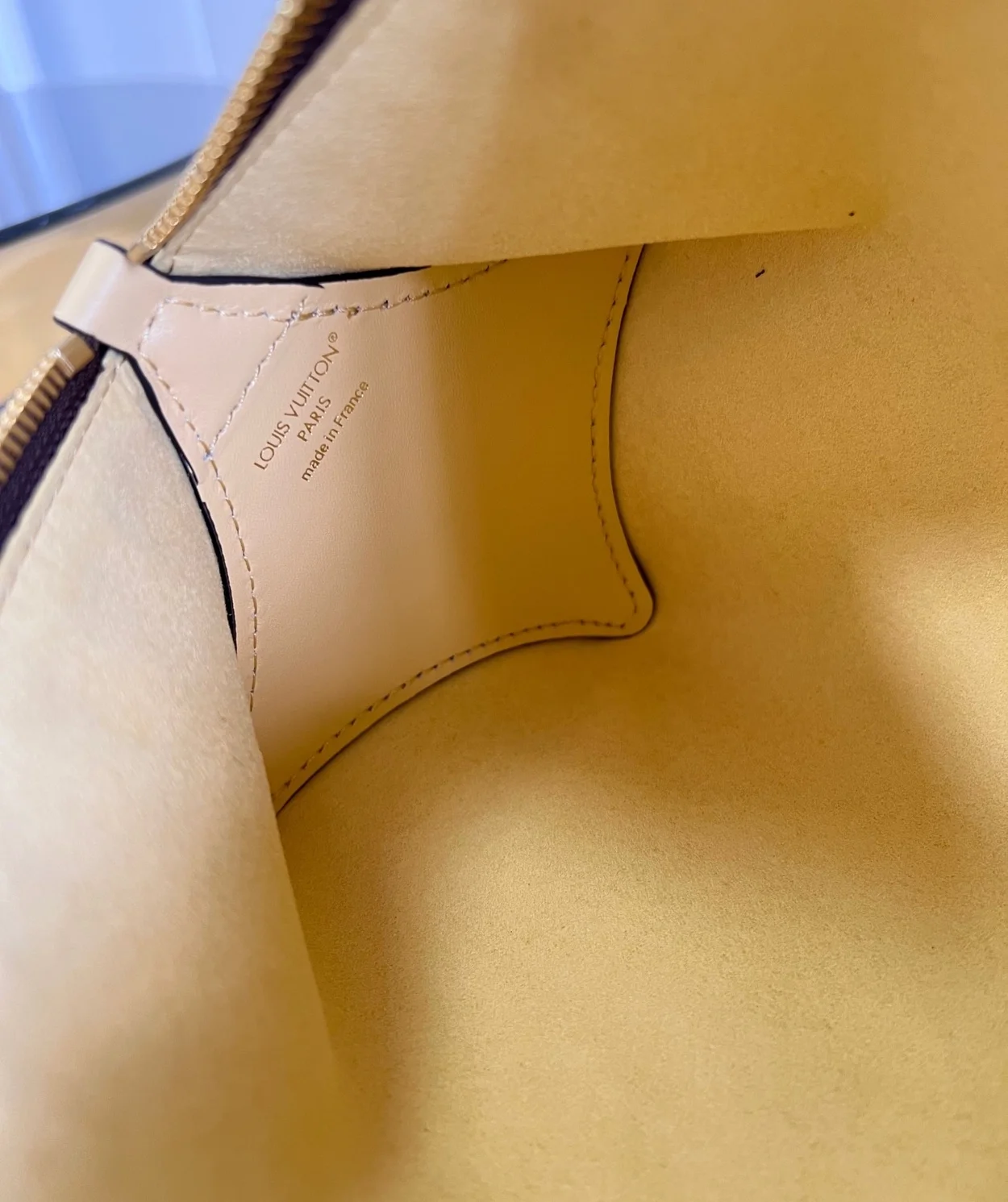 루이비통 블룸 파우치 M11672