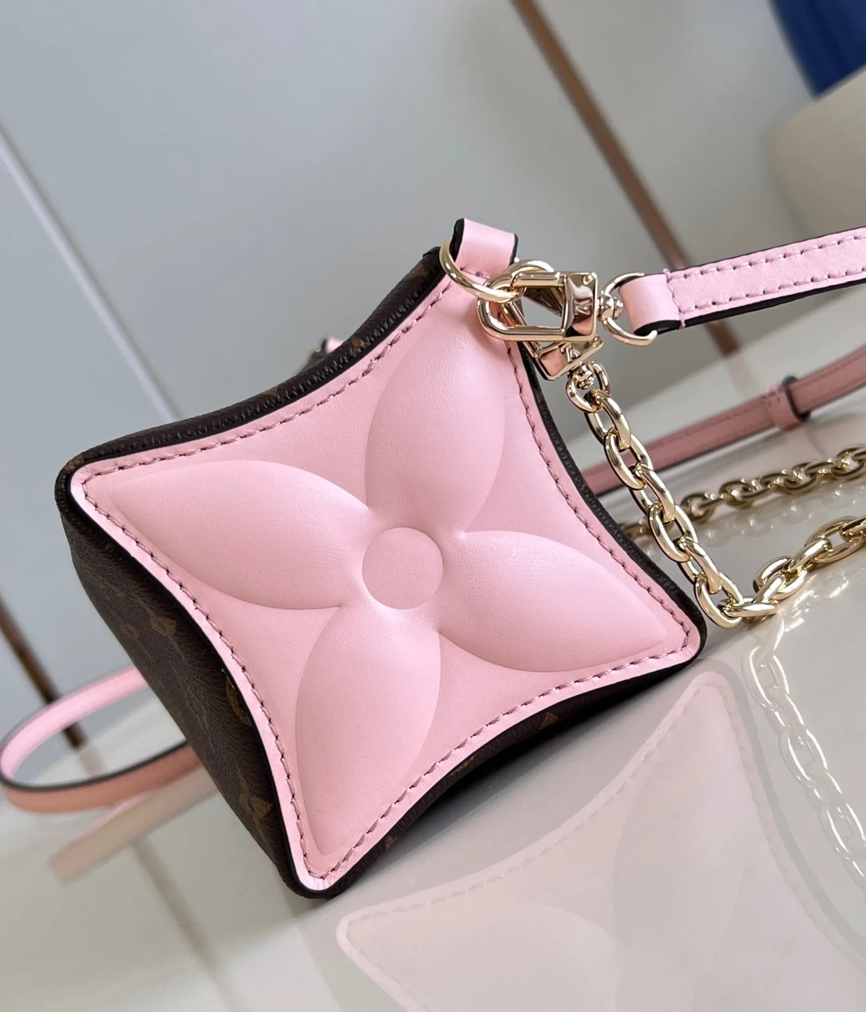 루이비통 블룸 파우치 M11303