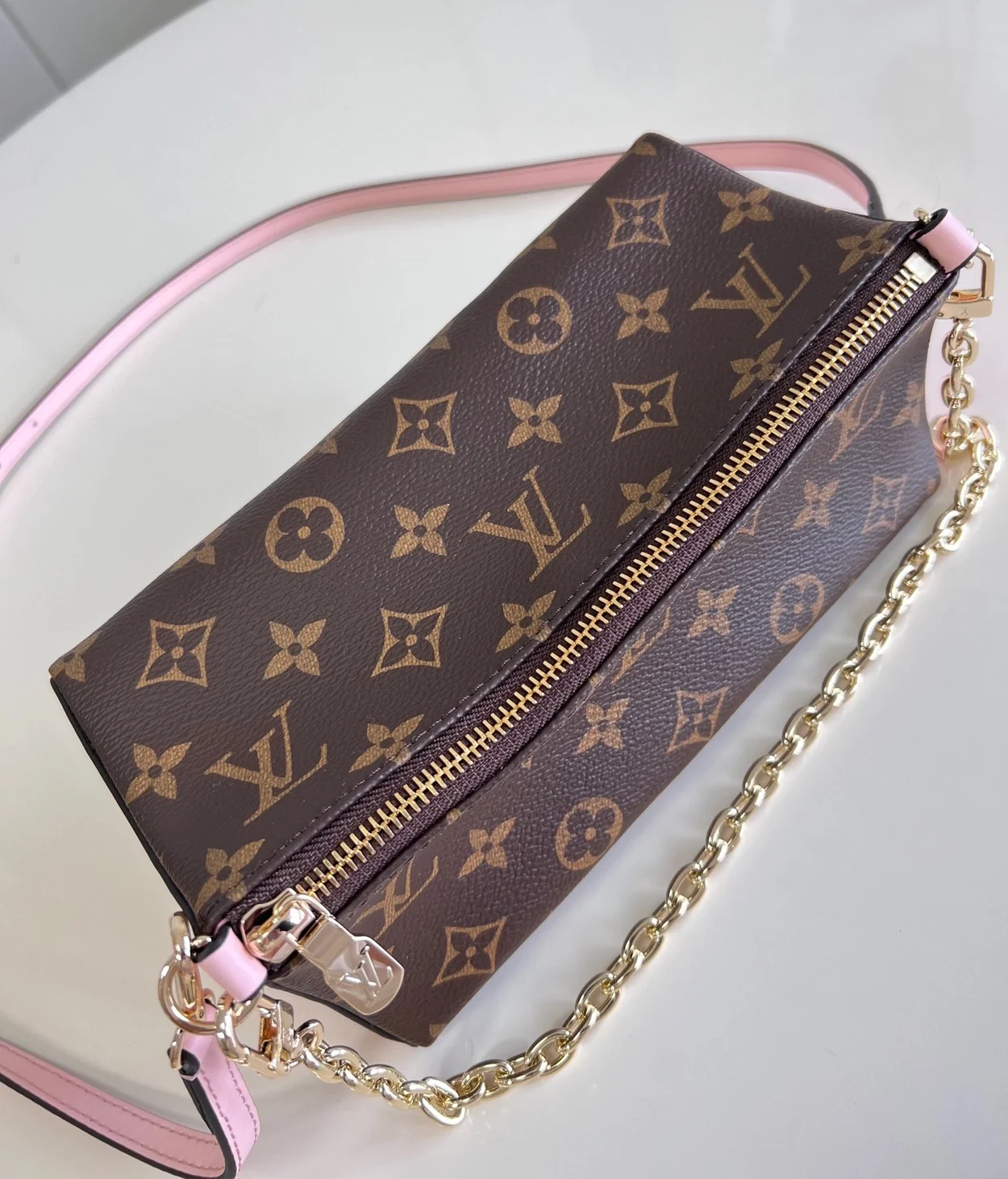 루이비통 블룸 파우치 M11303