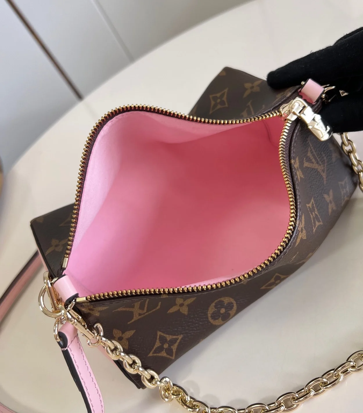 루이비통 블룸 파우치 M11303