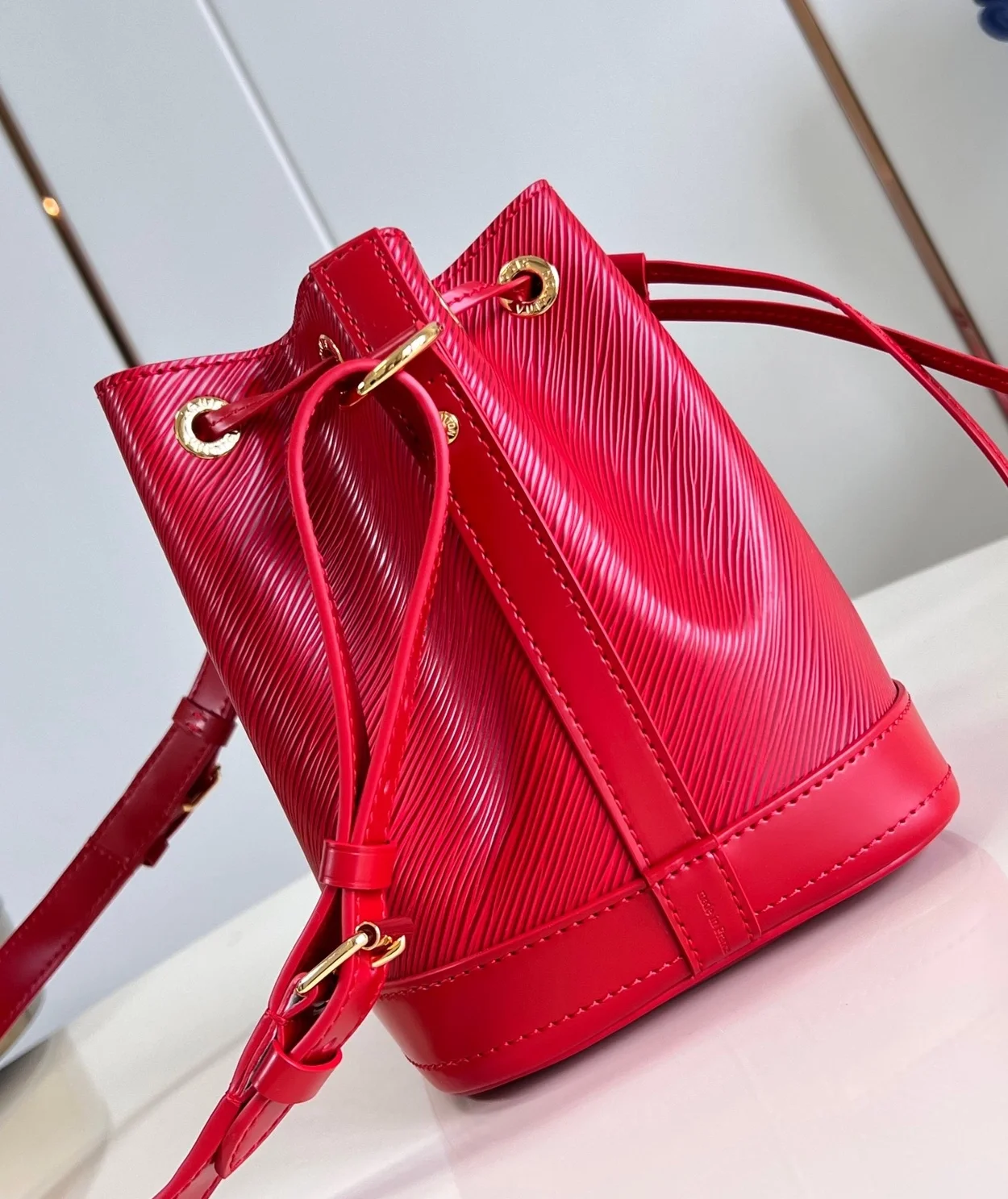 루이비통 노에 BB 에피 레드 M24675