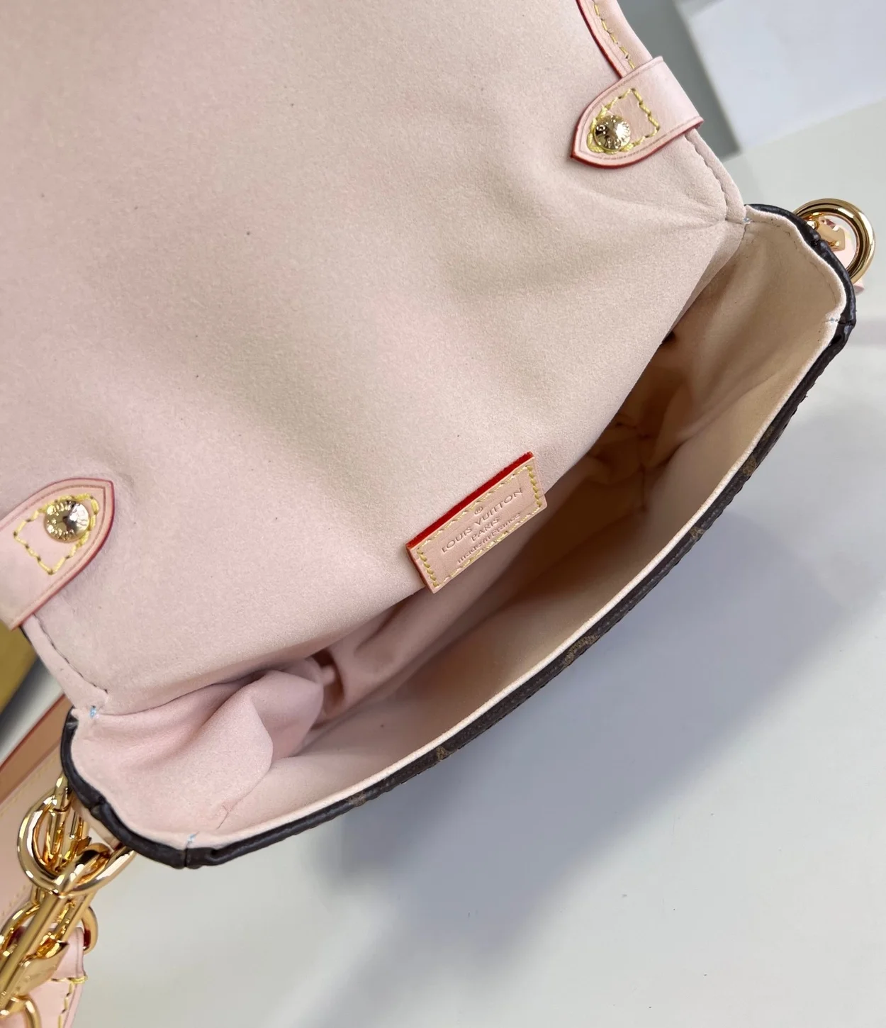 루이비통 소뮈르 BB M46740