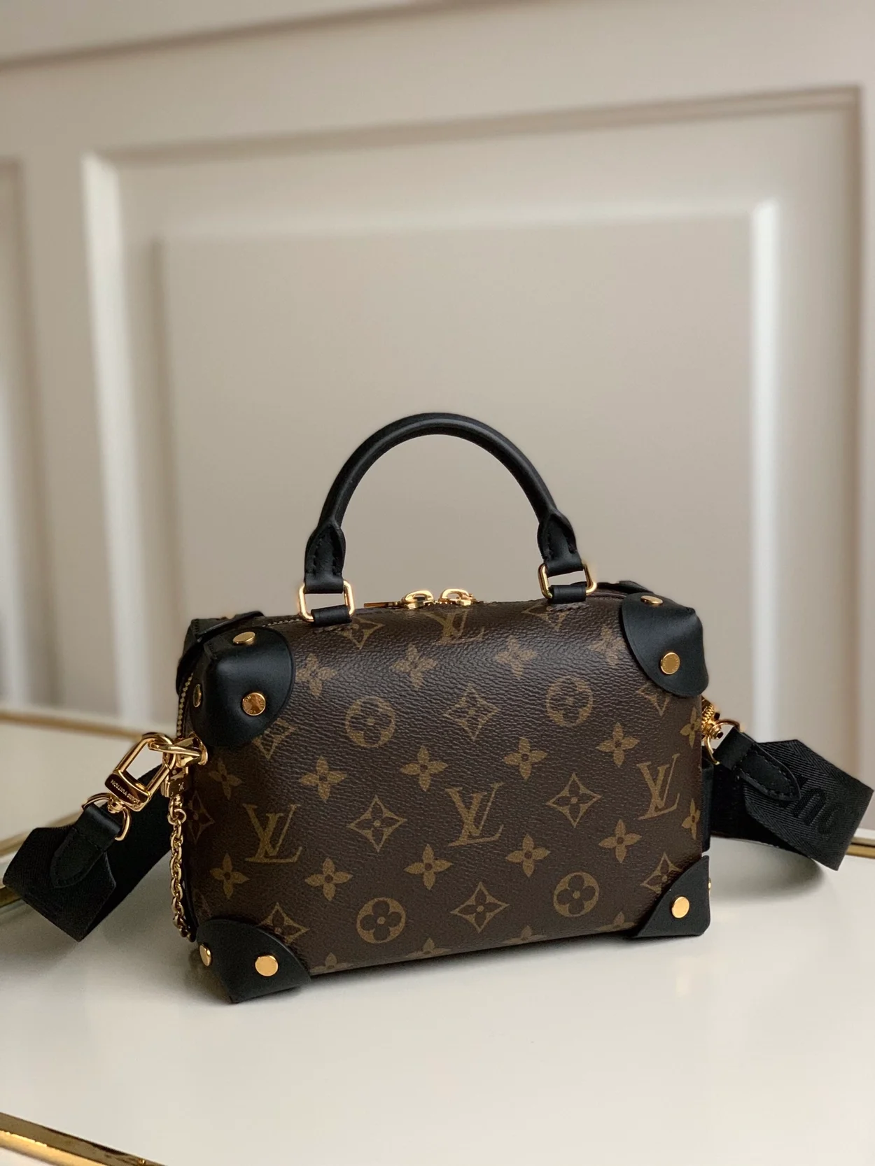 루이비통 쁘띠 말 수플 모노그램 캔버스 블랙 M45571