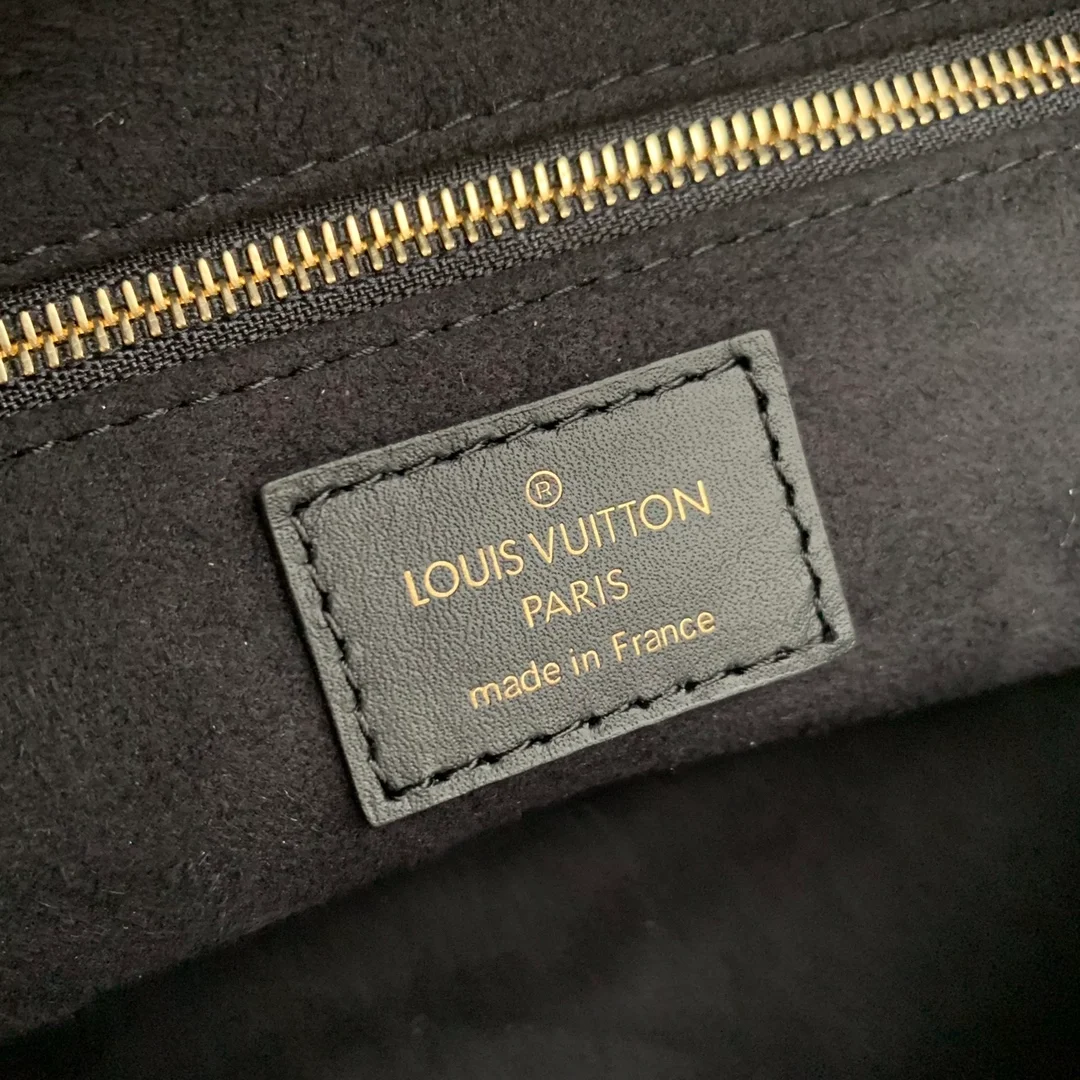 루이비통 쁘띠 말 수플 모노그램 캔버스 블랙 M45571