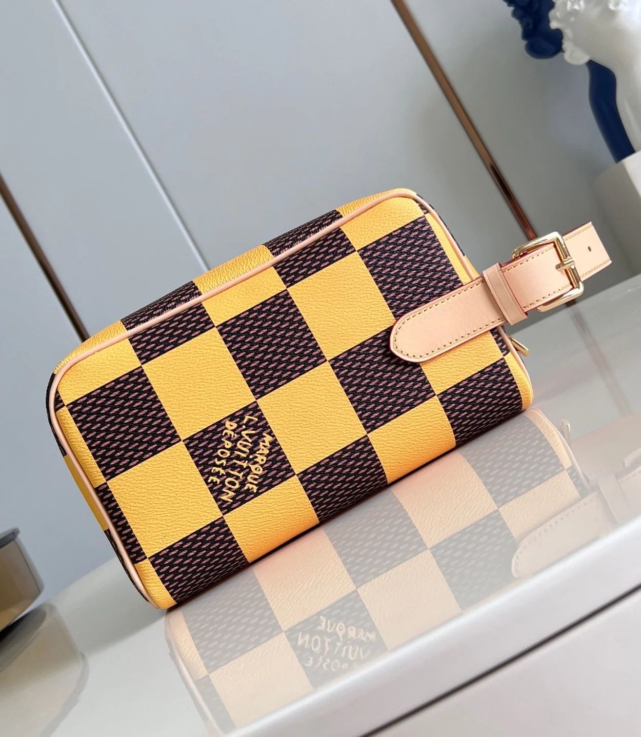 루이비통 락커 돕 키트 옐로우 N40567